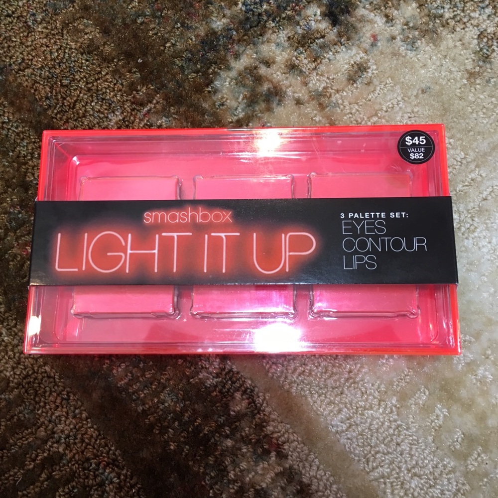 🎉🎉🎉Smashbox Light It Up 3 Palette Set